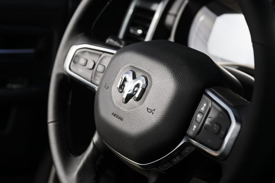 رام 2500 (2026) Multi Function Steering