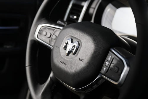 رام 2500 (2026) Multi Function Steering