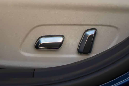 شيري أريزو 6 برو Seat Adjustment Controllers