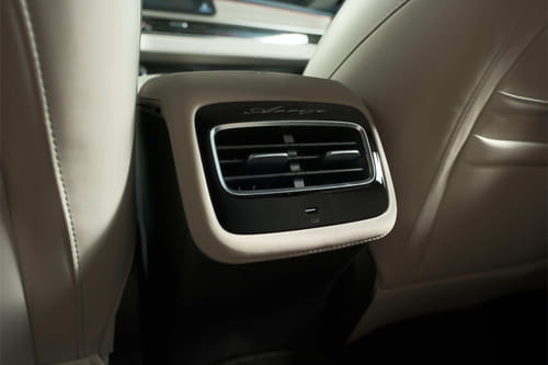 Arrizo 8 Pro Rear AC Controls