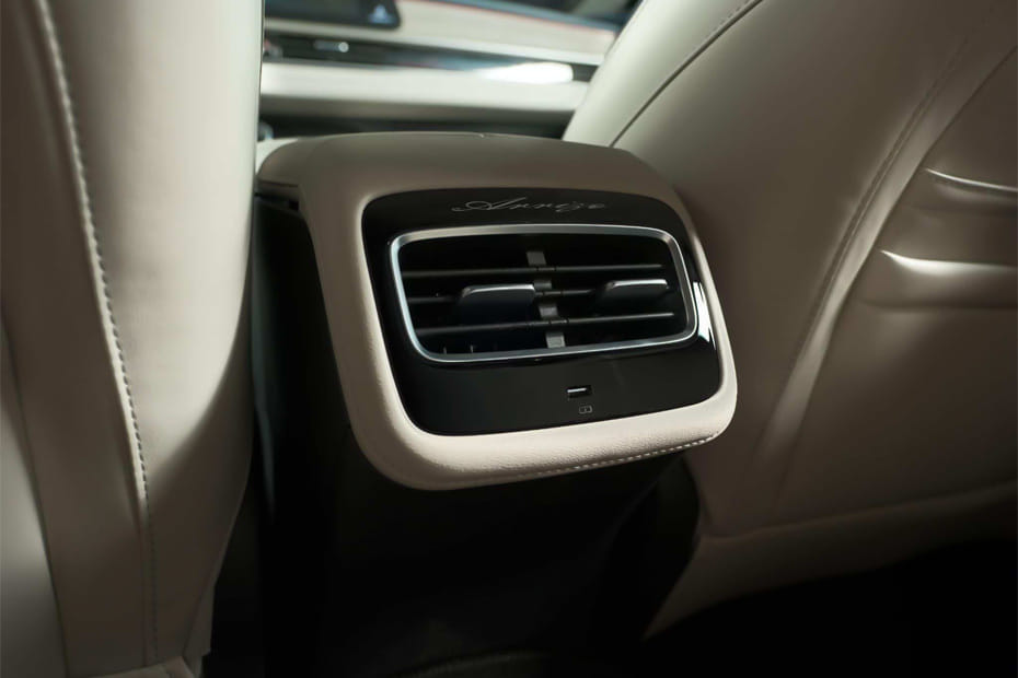 Arrizo 8 Pro Rear AC Controls