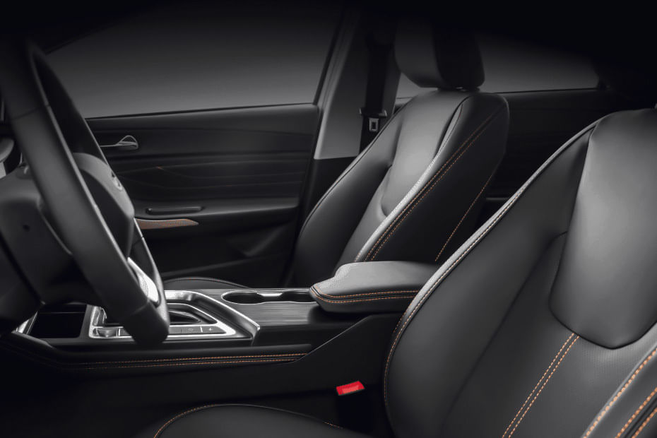 Arrizo 5 Pro Front Seats