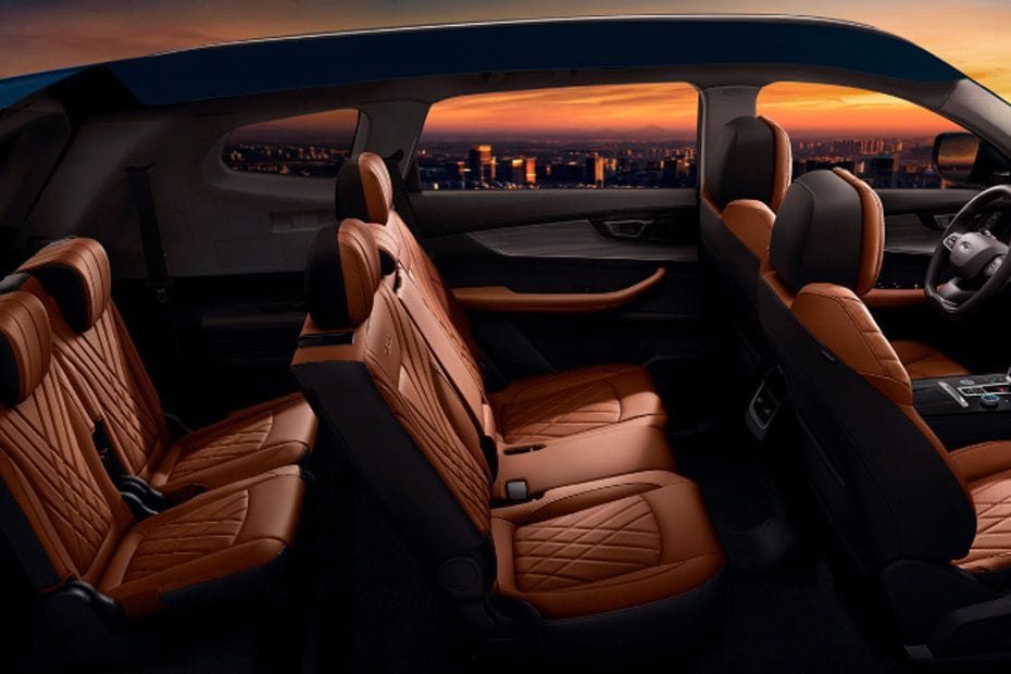 شيري تيجو 8 برو ماكس Front And Rear Seats Together