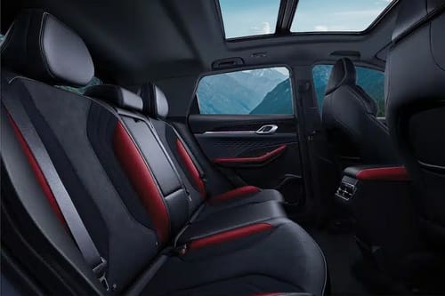 جيلي كولراي Rear Seats