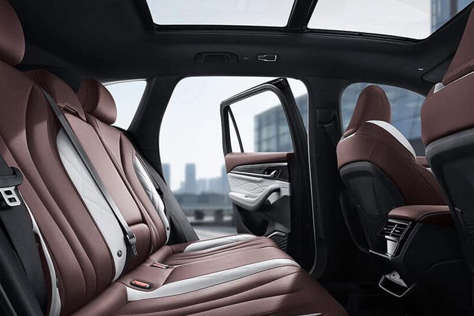 جيلي مونجارو Rear Seats