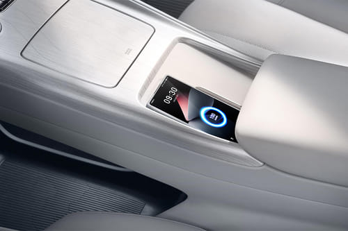 Power Accessories Outlet View of جيلي جالاكسي E5