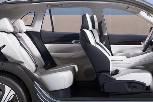 جيلي إي إكس ٥ Front And Rear Seats Together