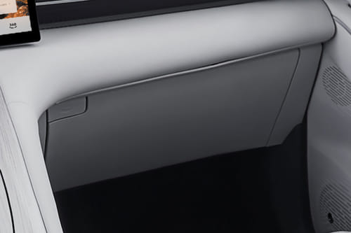 جيلي إي إكس ٥ Glove Box