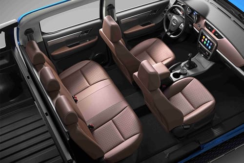 جاك T8 Front And Rear Seats Together