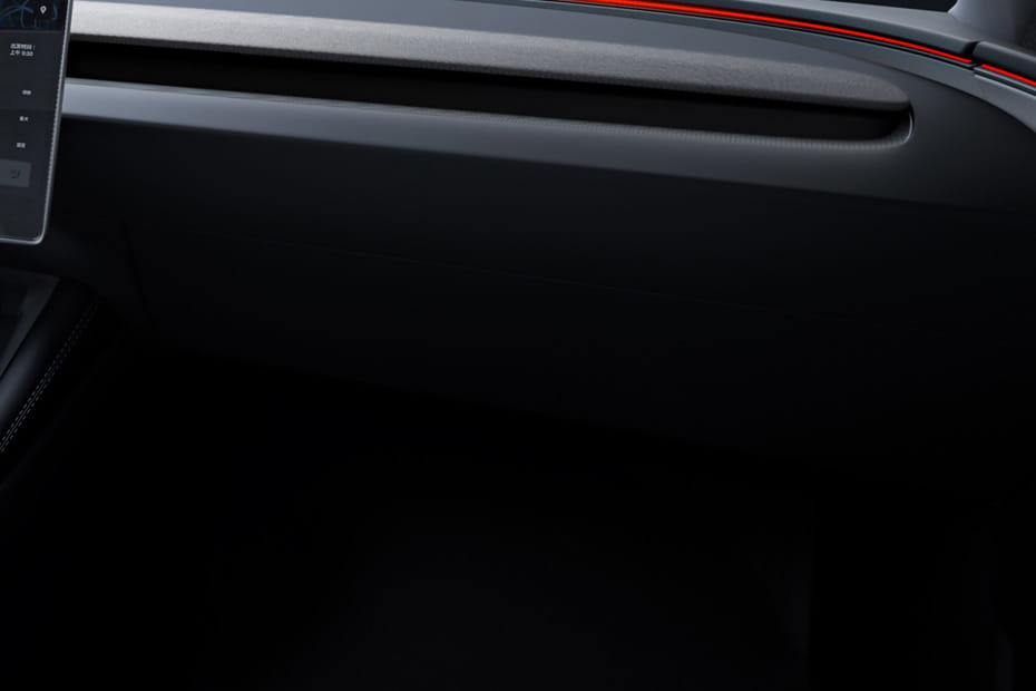 تيسلا موديل 3 Glove Box