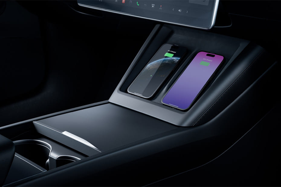 Power Accessories Outlet View of تيسلا موديل 3