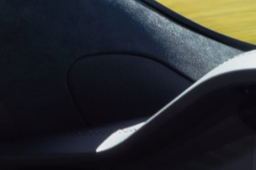 Speakers View of تيسلا موديل إس