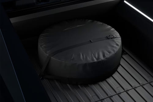 سايبرتراك Storage Area