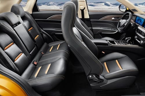 بيستون T77 Front And Rear Seats Together