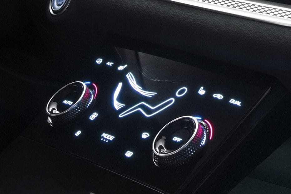 Front AC Controls of بيستون B70