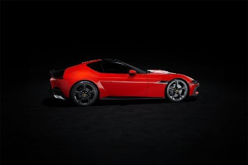 12 Cilindri Medium Angle Front View