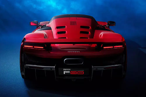 Full Rear View of فيراري F80