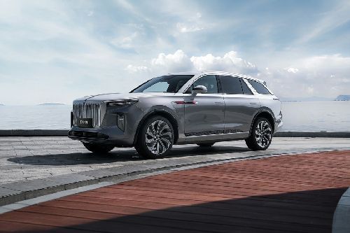 Hongqi EHS9 Front Side View