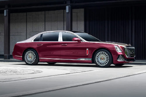 Hongqi Guoya Front Cross Side View