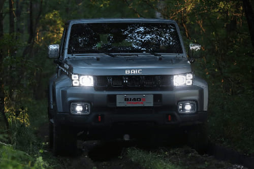 Full Front View of BJ40 S