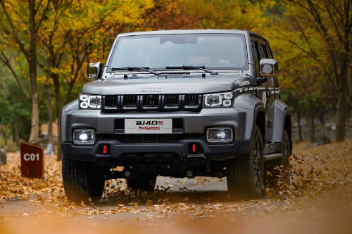 BJ40 S Medium Angle Front View