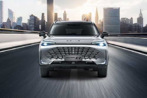 Full Front View of X7 2025