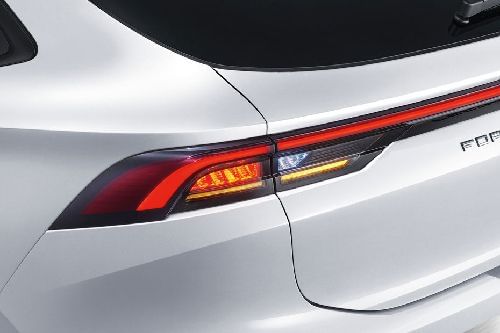 تي 5 إيفو Tail light