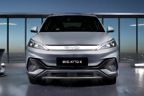 Full Front View of أتو 3