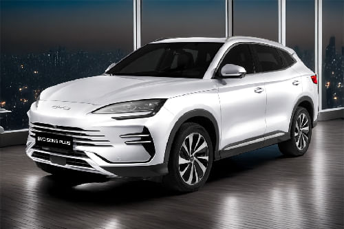 BYD  Song Plus Front angle low view