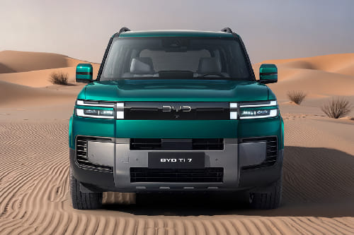 Full Front View of تي آي 7