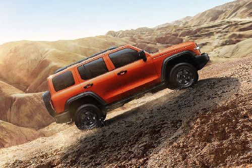 تانك  300 Front angle low view