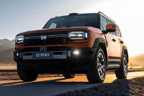 جي 700 Front deep low Angle View