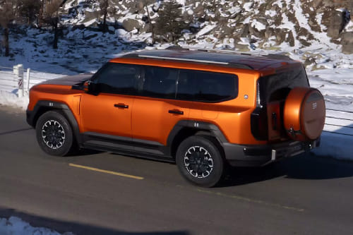 Rear Cross Side View of جيتور جي 700