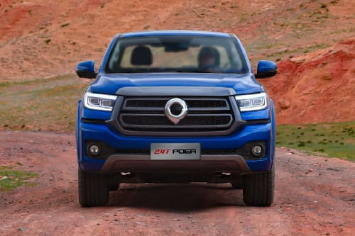 Full Front View of Poer