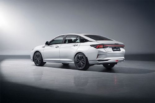 Rear Cross Side View of دونج فينج شاين ماكس