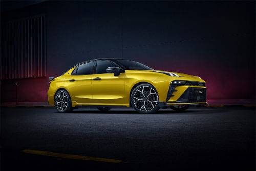 لينك اند كو 03 بلس Front Medium View