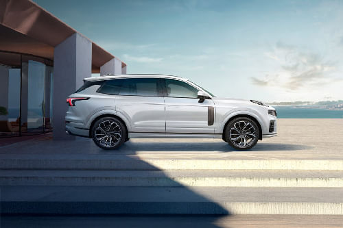 9 Medium Angle Front View