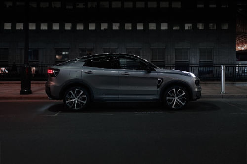 05 Medium Angle Front View