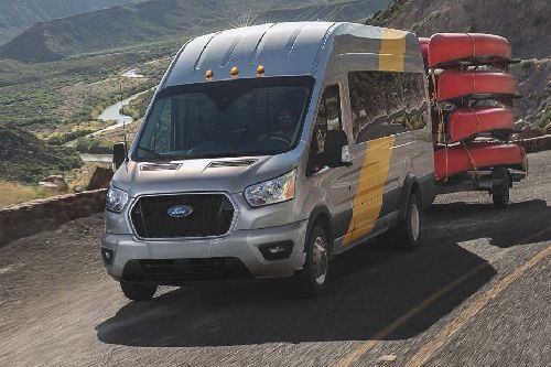 فورد فان ترانزيت Front Cross Side View