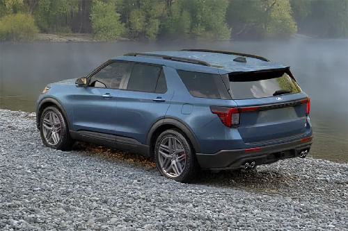 Rear Cross Side View of Ford Explorer