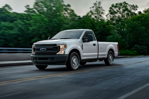 فورد  Super Duty Front angle low view