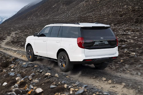 Rear Cross Side View of Ford Expedition