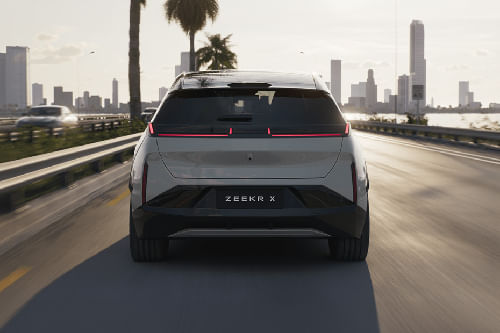 Full Rear View of زيكر X