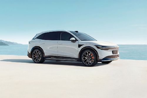 ZEEKR 7X Front Cross Side View