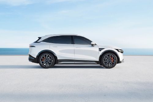 7X Medium Angle Front View