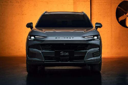 Full Front View of S06