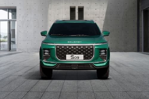 Full Front View of S09