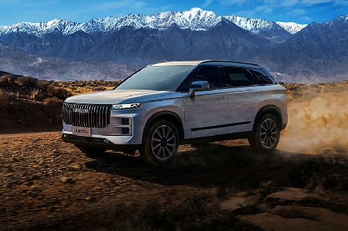 Jaecoo  J7 Front angle low view