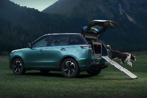 Rear Cross Side View of جايكو ج5