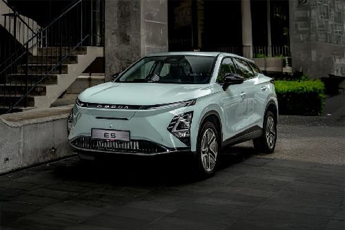 OMODA  E5 Front angle low view